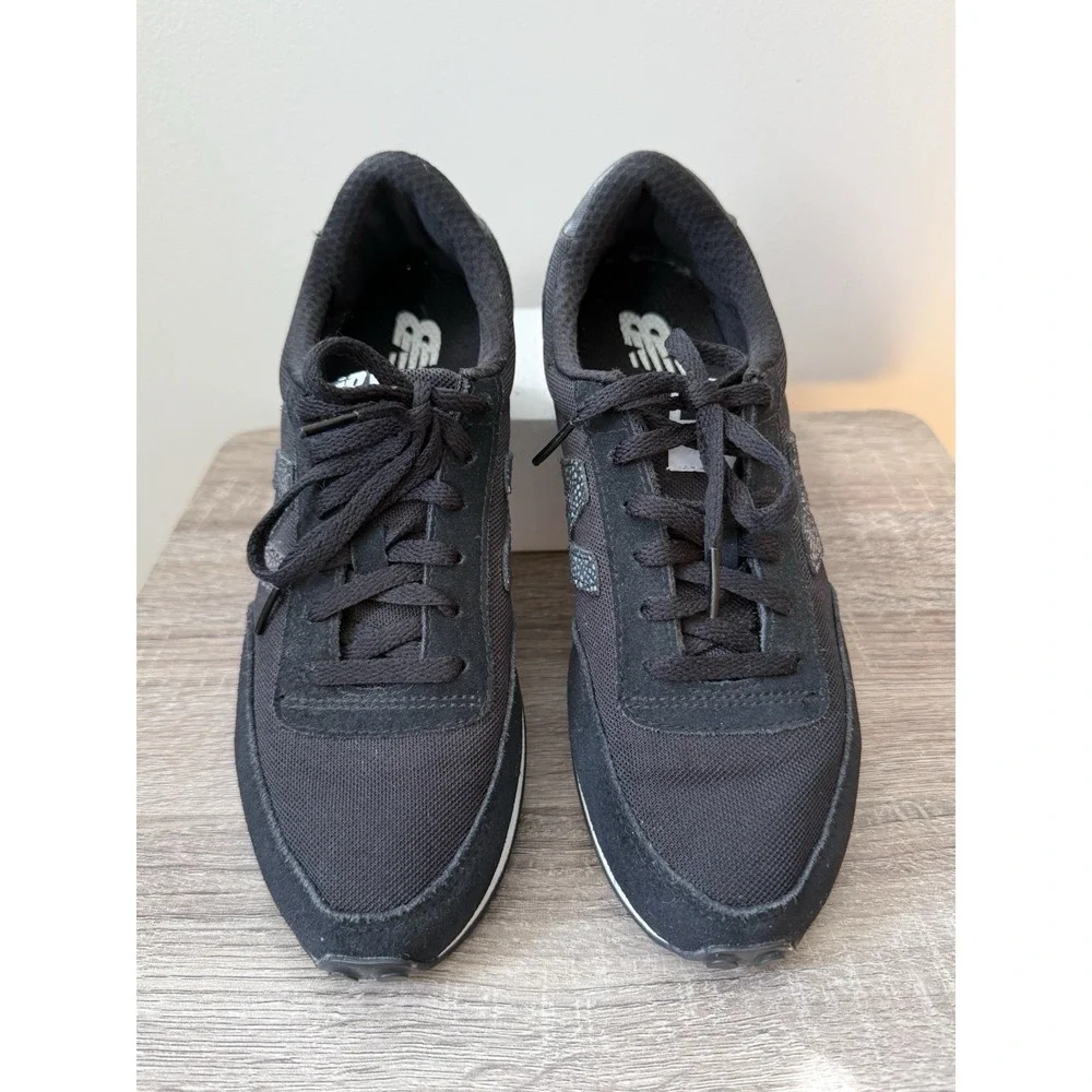 New Balance Women's Lifestyle Fashion Low Profile Sneaker WL410WBL Black Sz 9